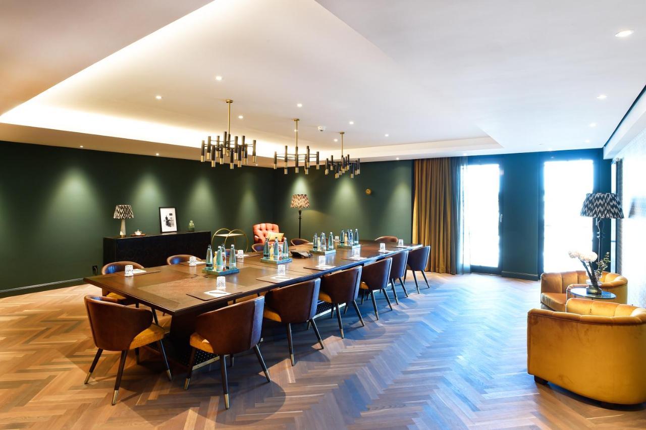 Das James Фленсбург Экстерьер фото The Boardroom at The Ivy Collection